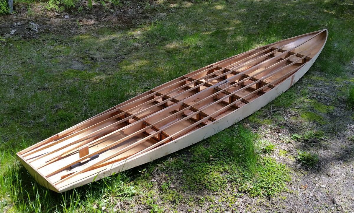 dřevěný paddleboard uvnitř_TaalFrame via smallboats.com