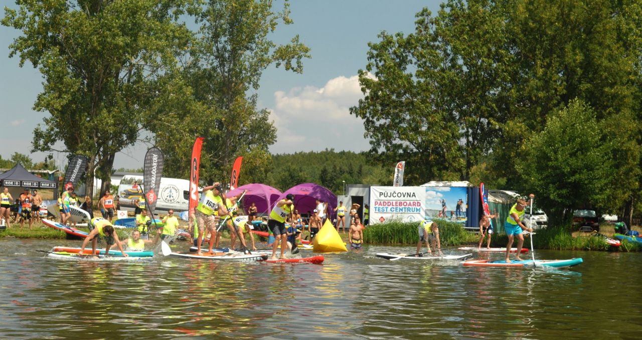 Snowboardel Paddleboard fest Džbán