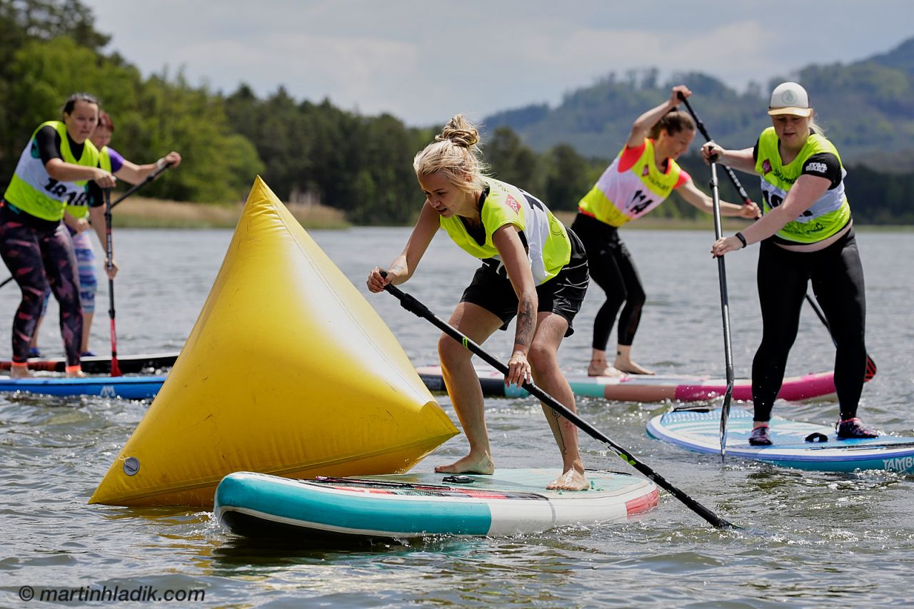Paddle fest mácháč_paddleboardové závody (1)